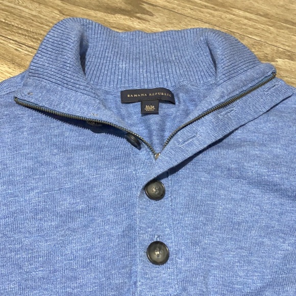 Banana Republic pull over - Picture 3 of 7